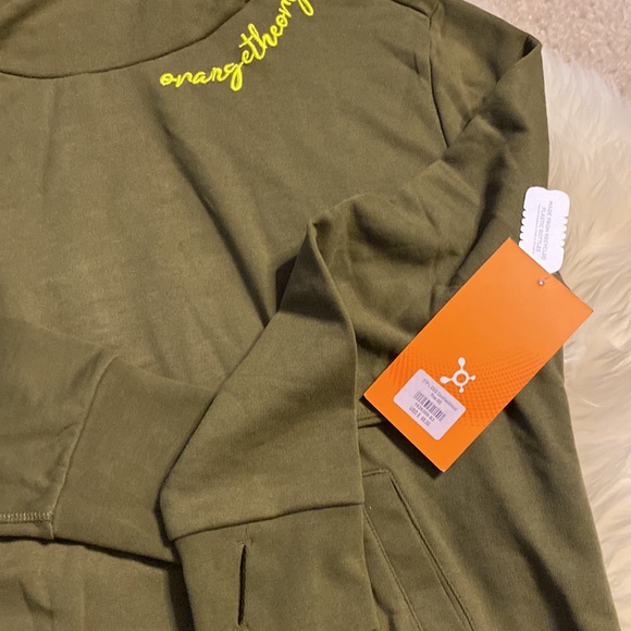 🆕With Tags ORANGETHEORY Army Green Sweatshirt, Size Medium - Picture 6 of 8